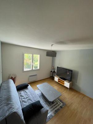 Appartement Le Domaine Des Libellules Proche Walibi Corbelin Exterior photo